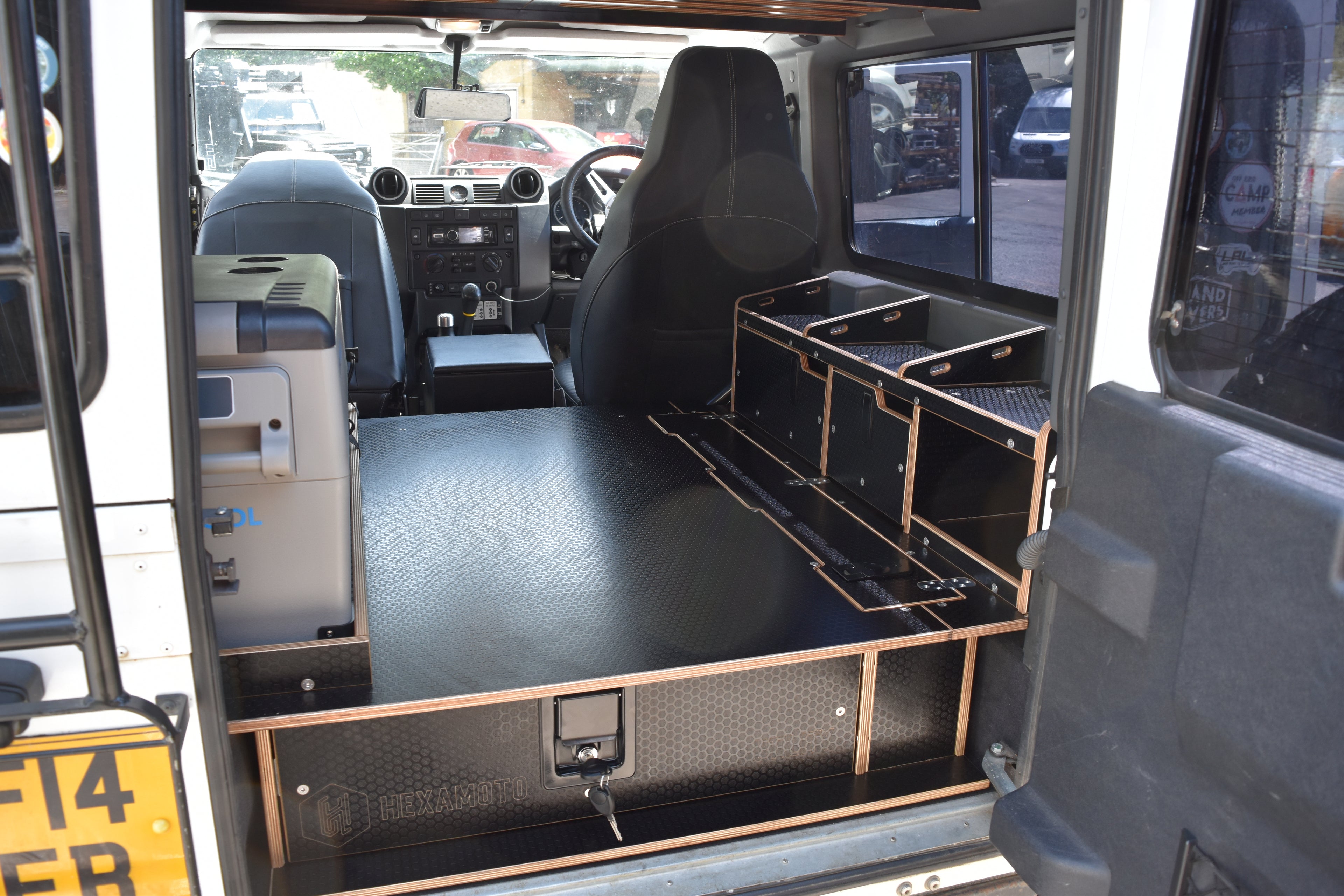 DEFENDER 90 STORAGE COMBO