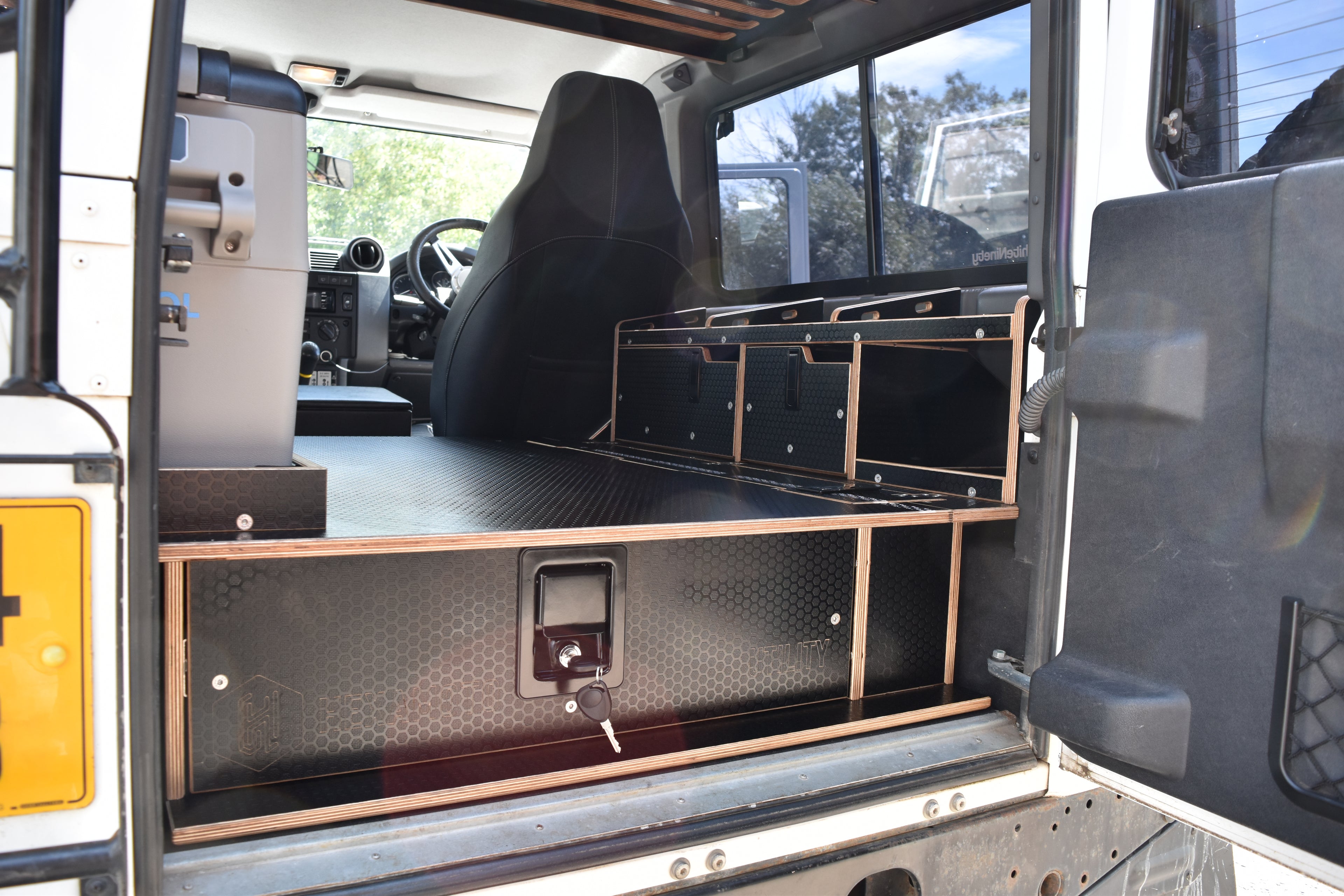 DEFENDER 90 STORAGE COMBO