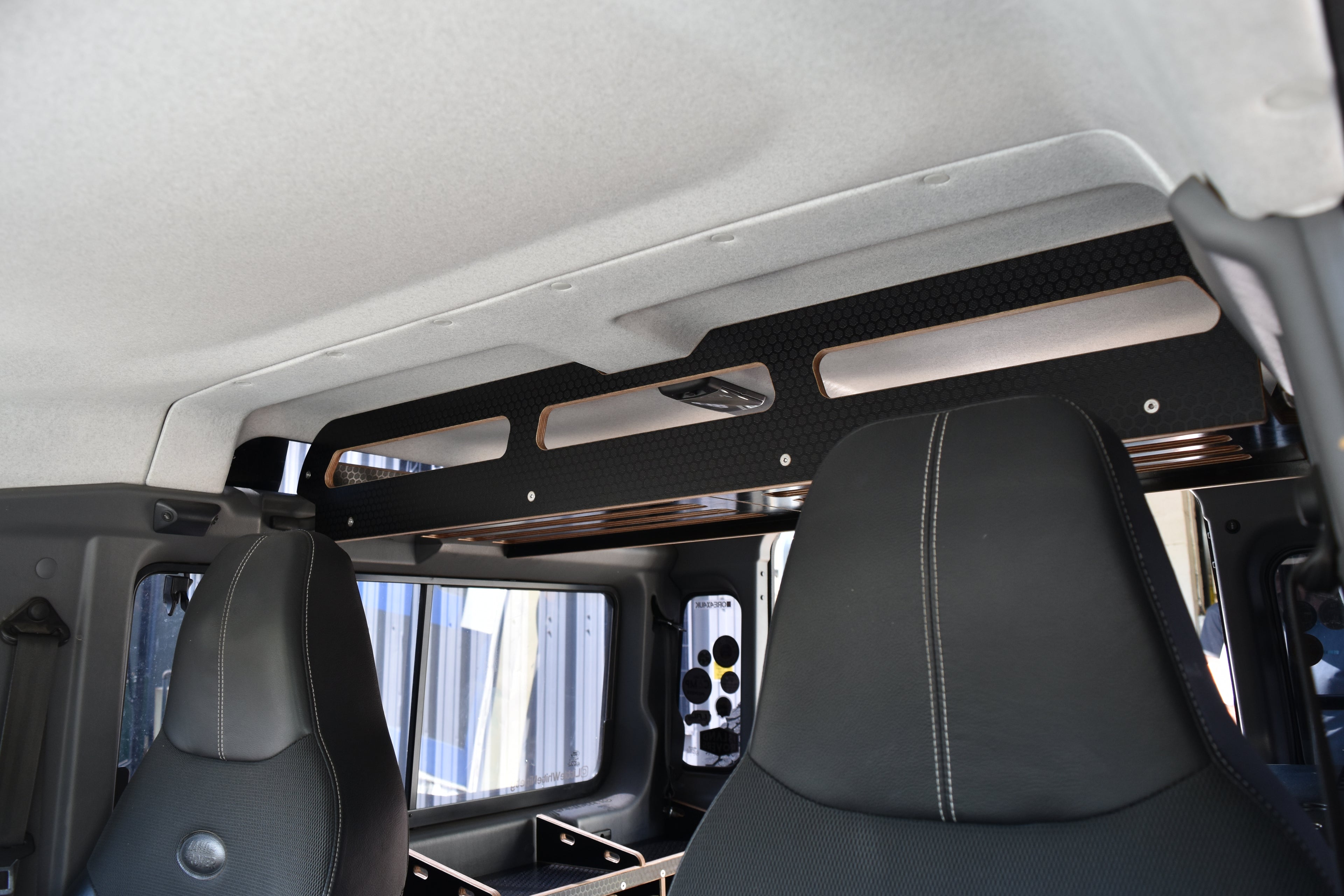 DEFENDER 90 CARGO SHELF SYSTEM
