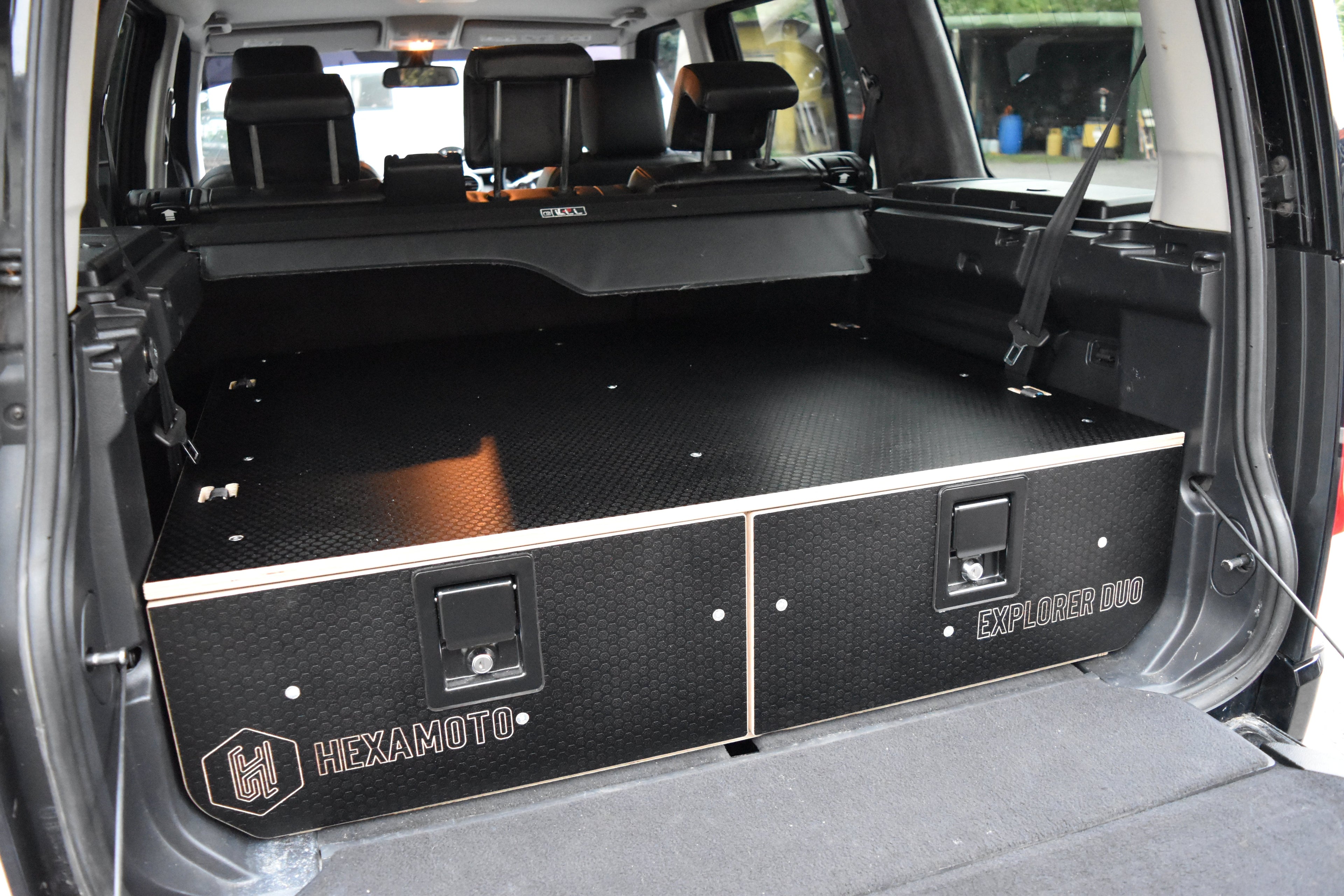 Hexamoto Explorer Duo storage system installed in a Land Rover Discovery 4