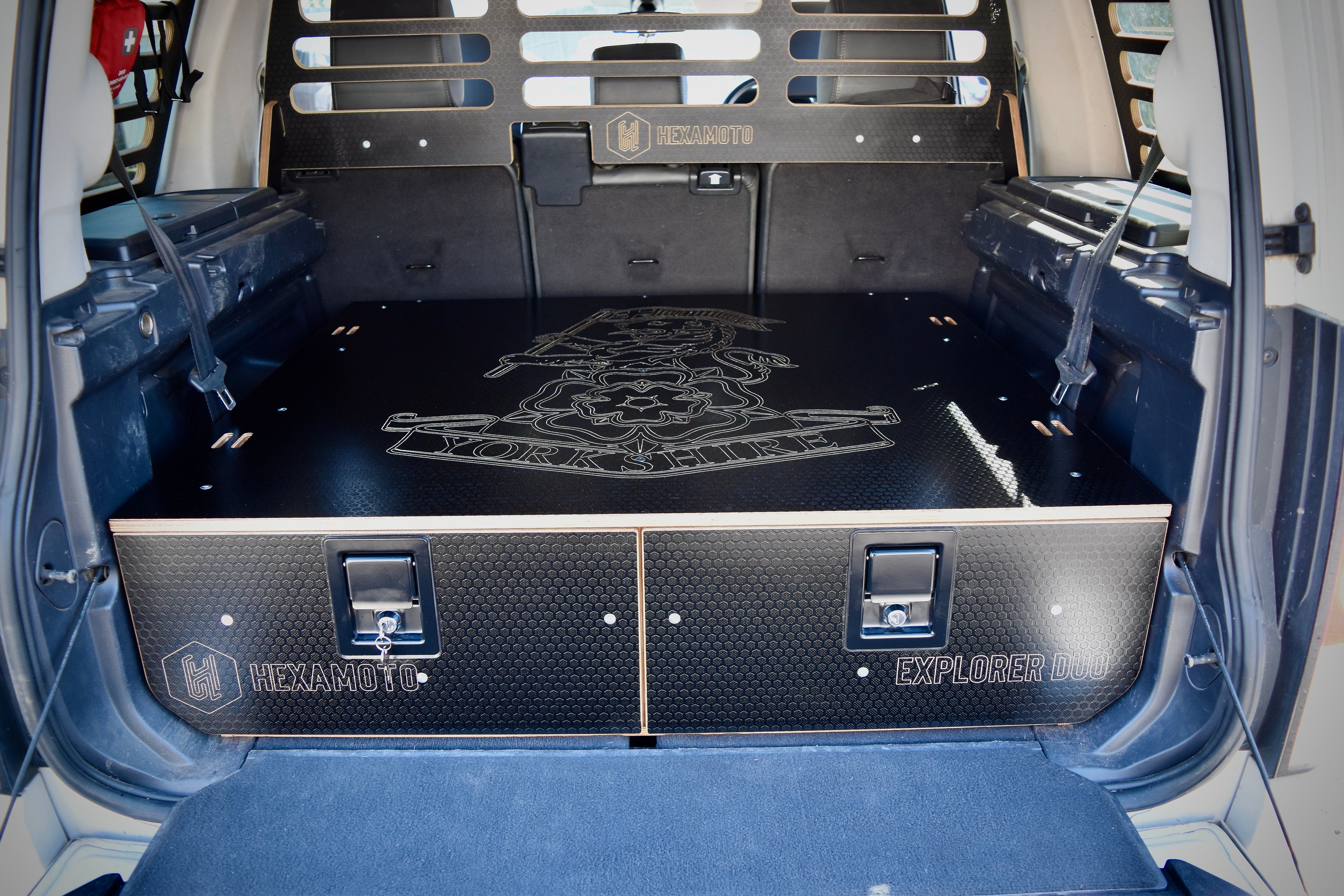 Discovery 4 with Explorer Duo fitted with military cap badge engraving