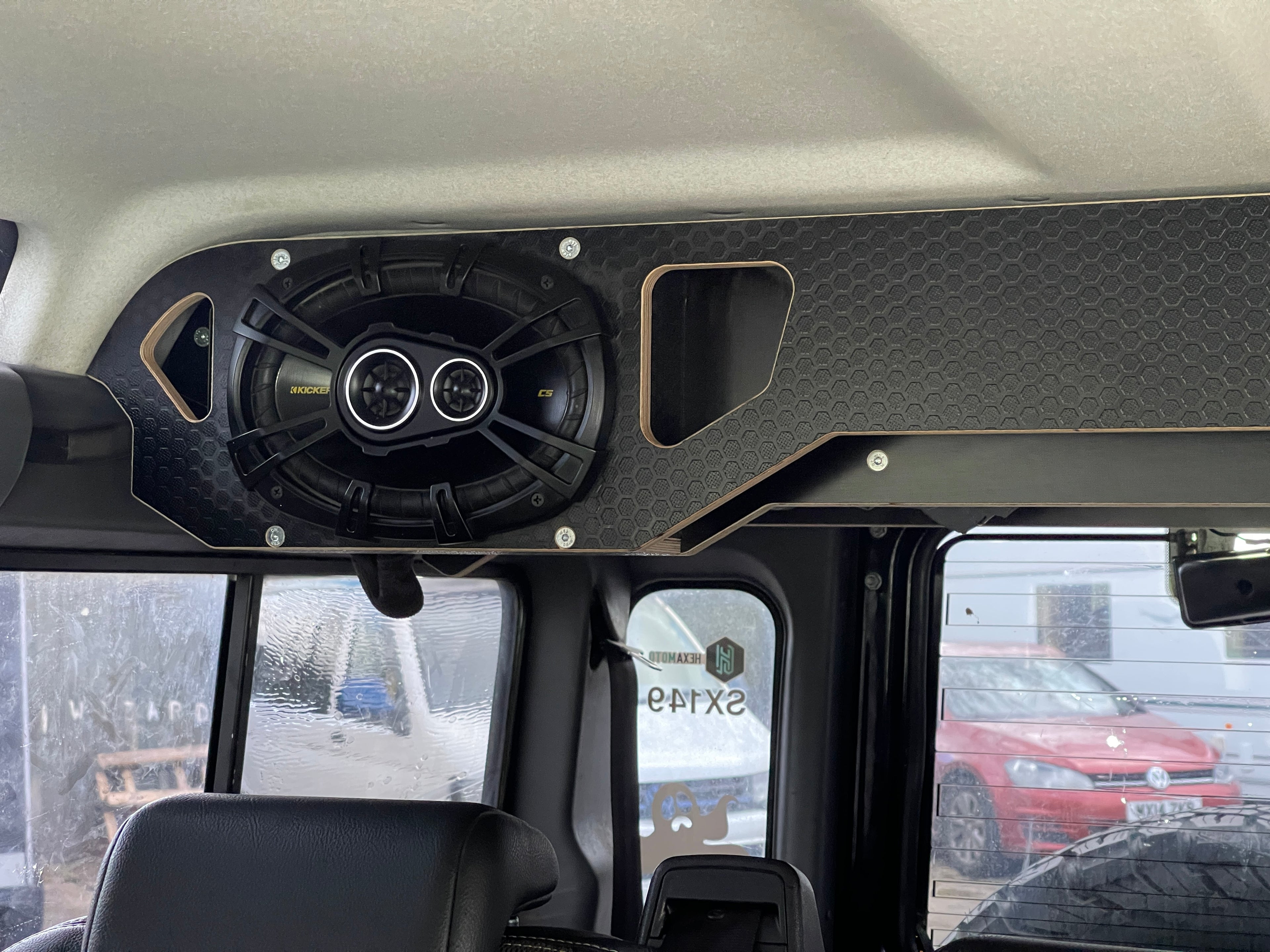 Defender 110 Rear Cargo Speaker Pod