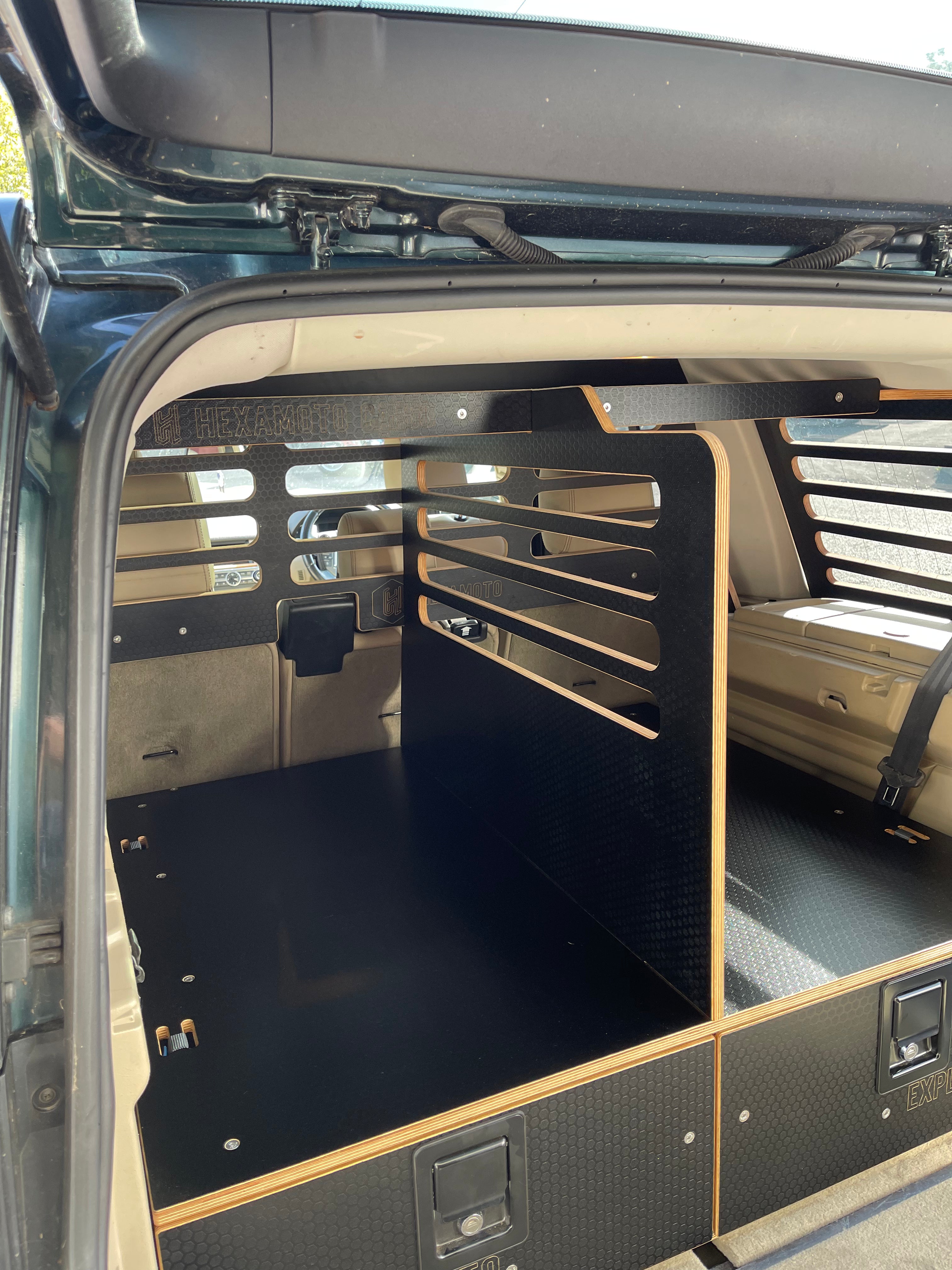 Discovery Explorer Duo With Central Divider + Cargo Shelf