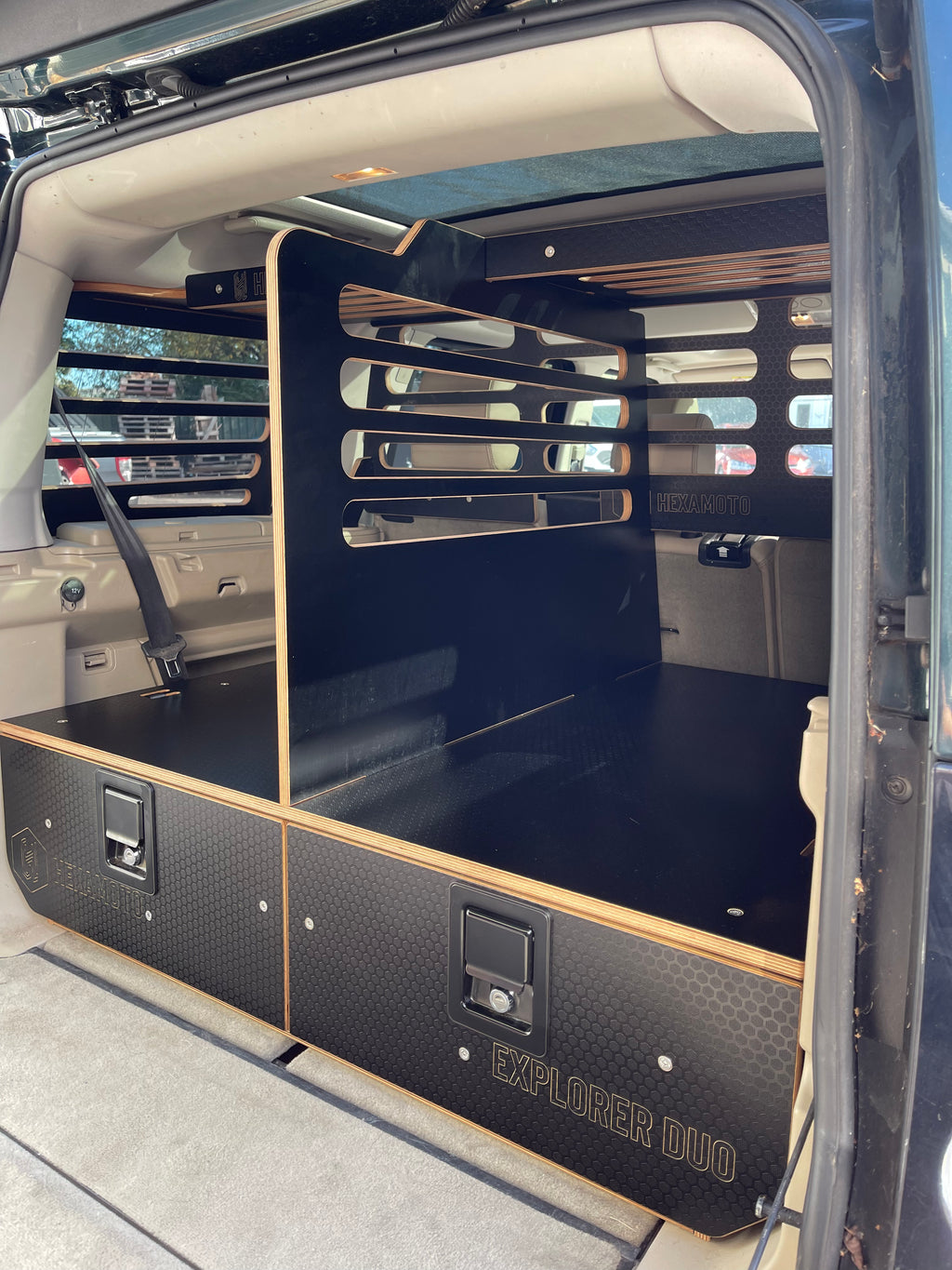 Discovery Explorer Duo With Central Divider + Cargo Shelf