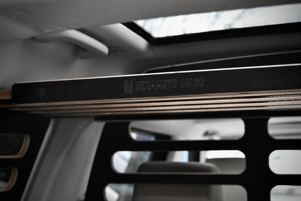 Close up of Hexamoto Cargo engraving on the Cargo system in a Discovery 4 